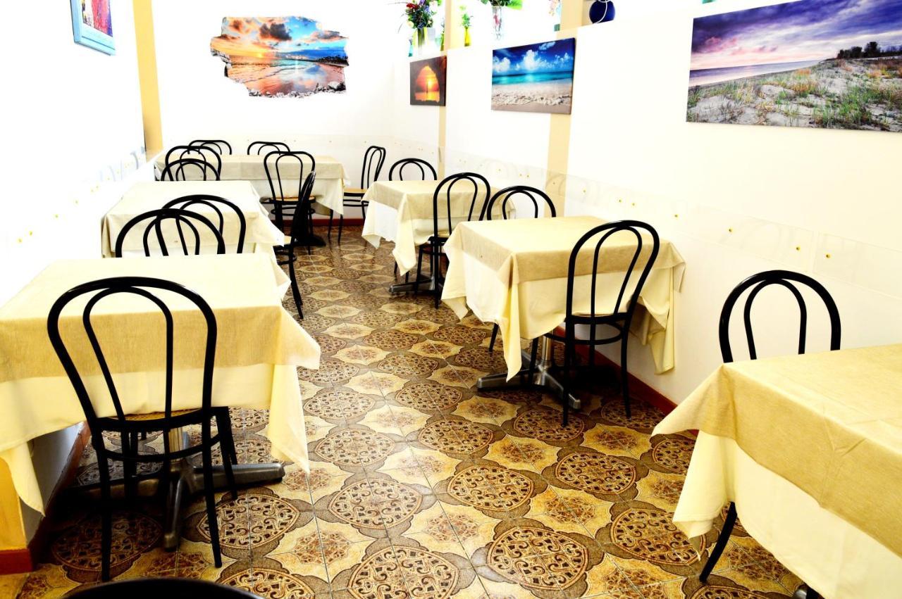 Hotel Cirene Rimini Buitenkant foto