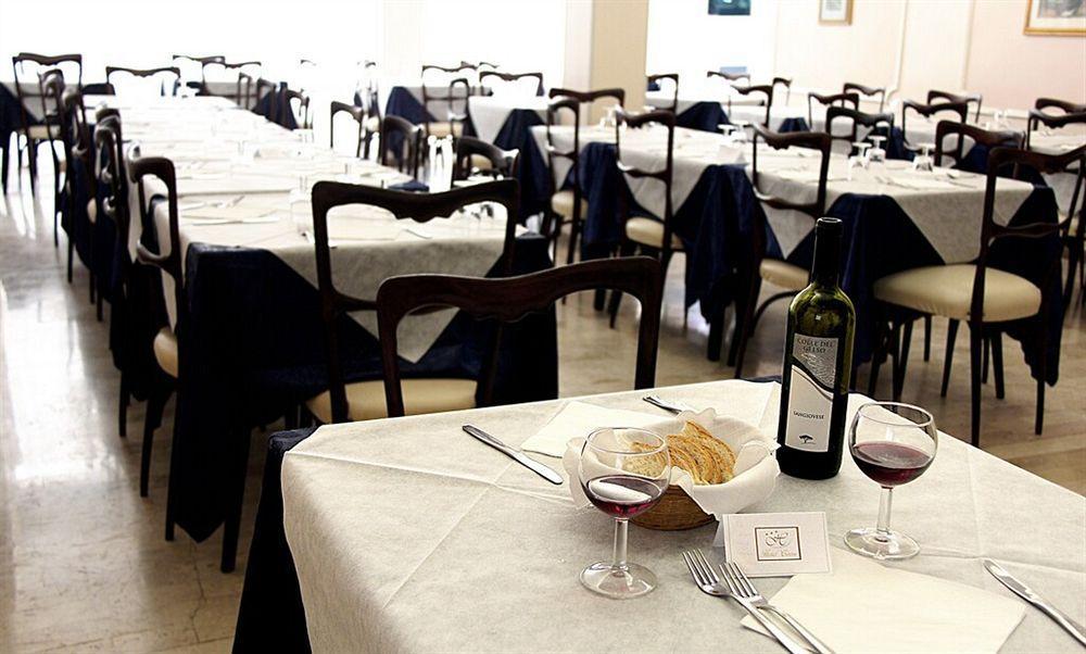 Hotel Cirene Rimini Buitenkant foto