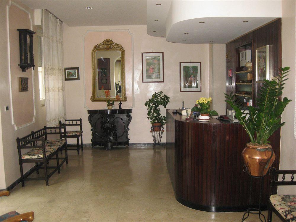Hotel Cirene Rimini Buitenkant foto