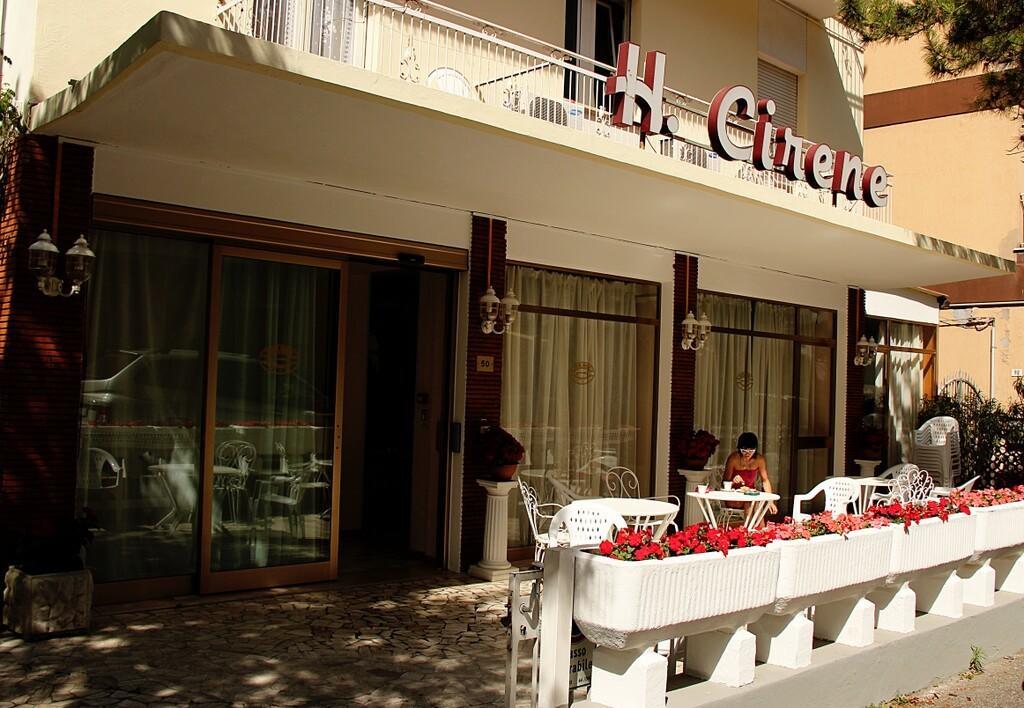 Hotel Cirene Rimini Buitenkant foto