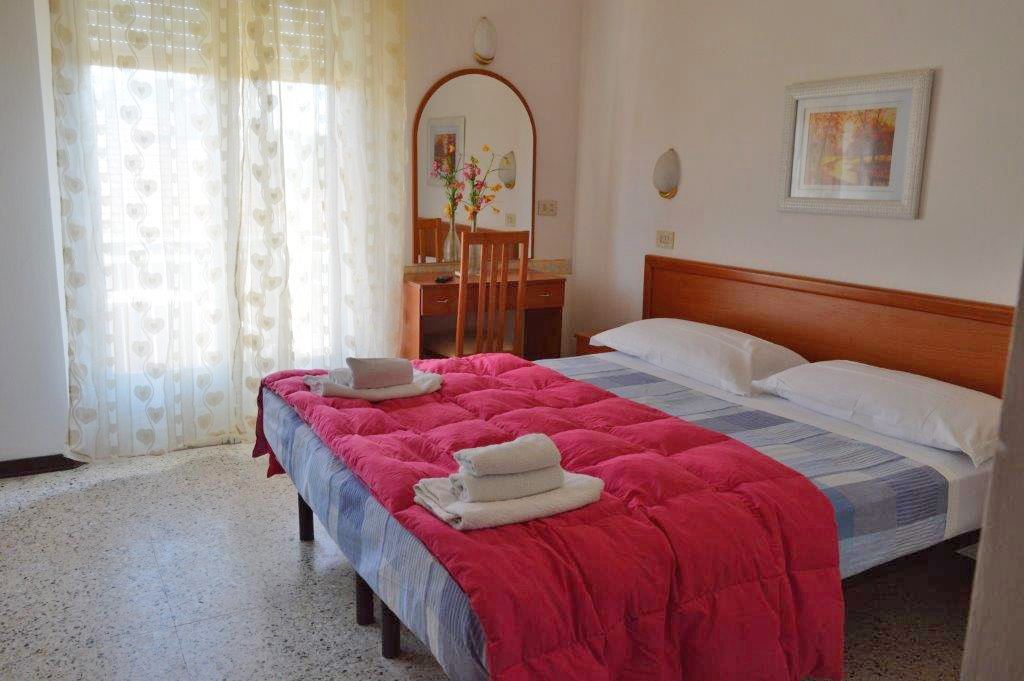 Hotel Cirene Rimini Buitenkant foto